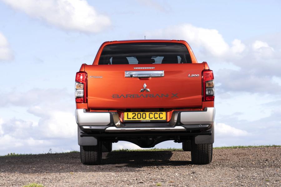  Mitsubishi L200 Barbarian X Double Cab 2019 года  (UK) (фото 28 из 40)